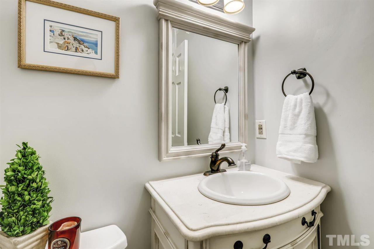 5560 Hamstead Crossing Raleigh, NC 27612 - Photo 8 of 28