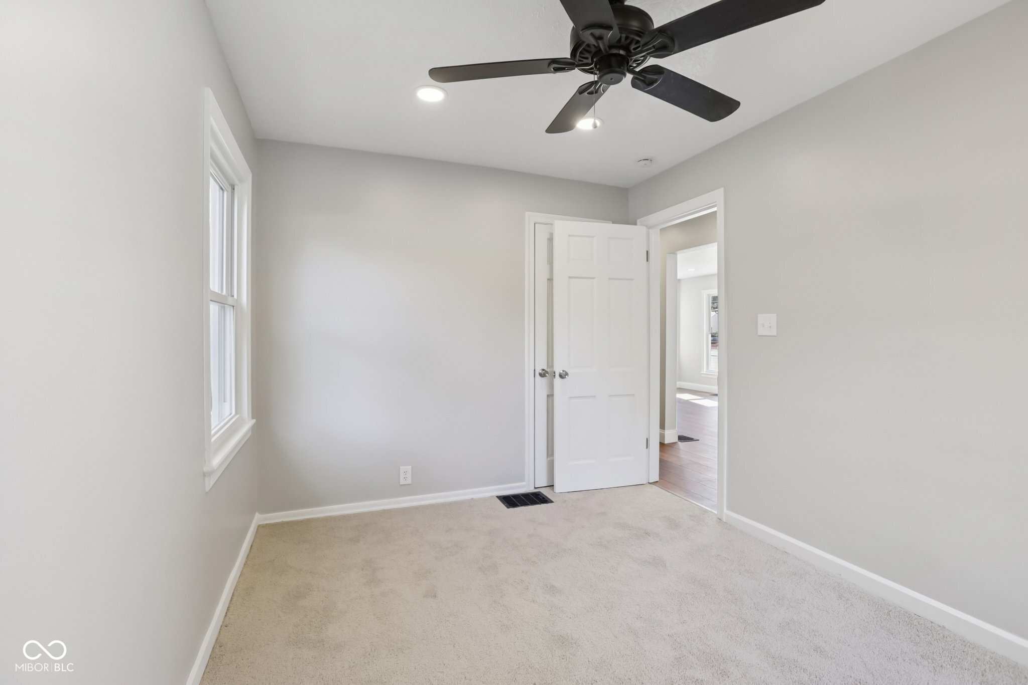 5825 North Keystone Avenue Indianapolis, IN 46220 - Photo 17 of 40