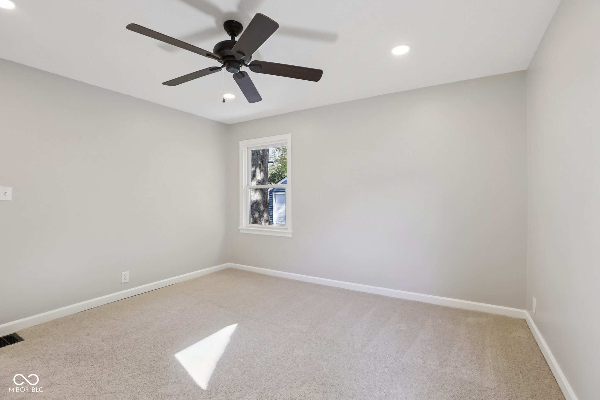 5825 North Keystone Avenue Indianapolis, IN 46220 - Photo 23 of 40