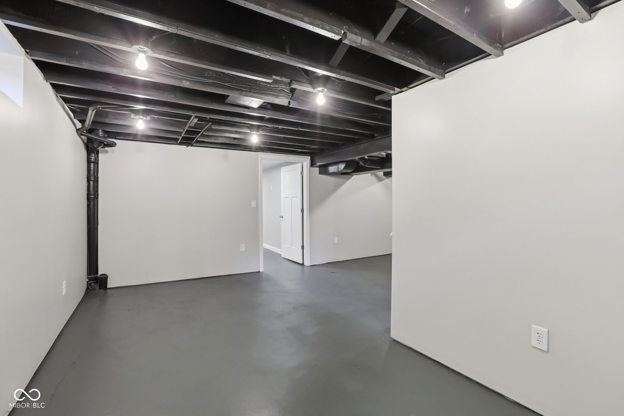 5825 North Keystone Avenue Indianapolis, IN 46220 - Photo 26 of 40