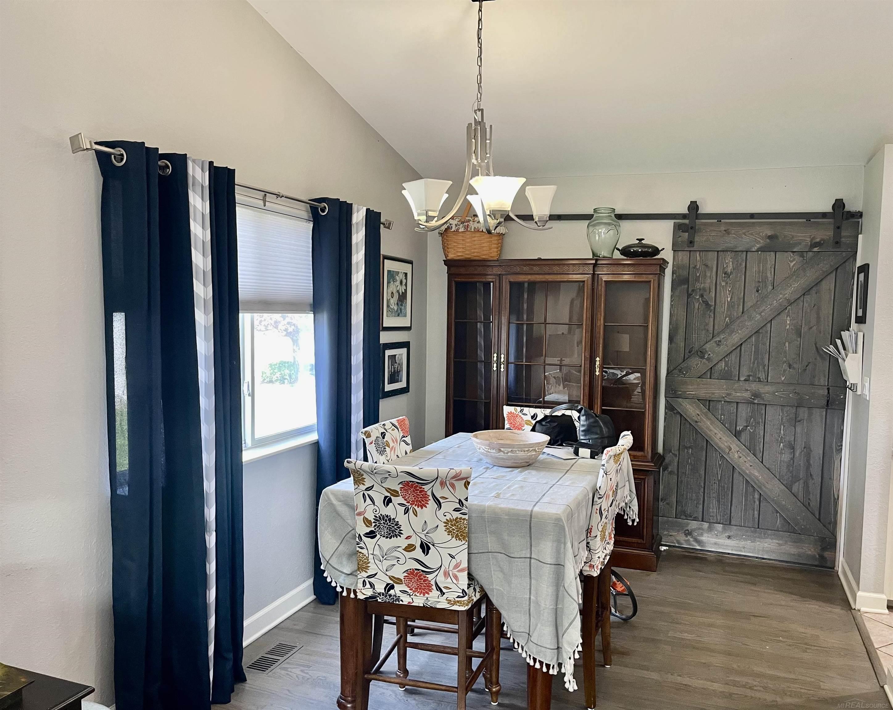 10210 Hawthorne Ridge Road Goodrich, MI 48438 - Photo 10 of 21 Dining area with privacy