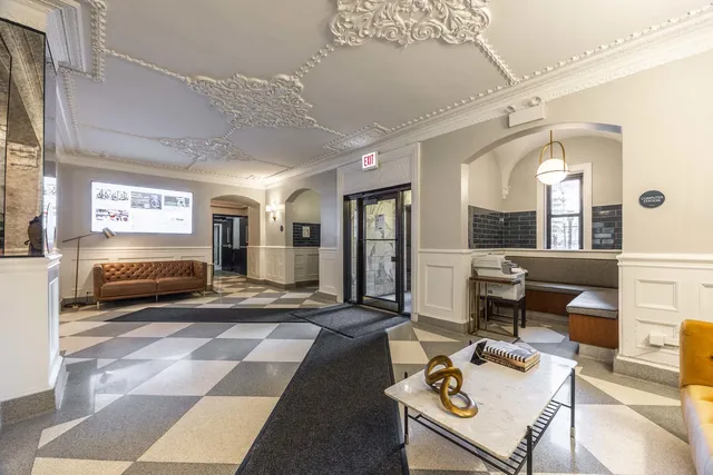 $2,160 | 1140 North LaSalle Drive, Unit 817, Chicago, IL 60610