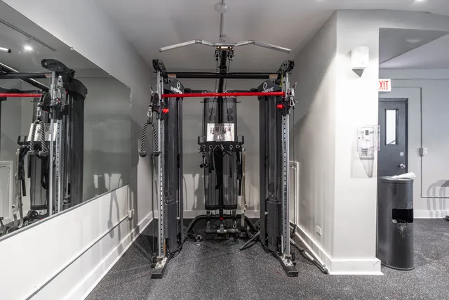 $2,160 | 1140 North LaSalle Drive, Unit 817, Chicago, IL 60610