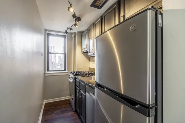 $2,160 | 1140 North LaSalle Drive, Unit 817, Chicago, IL 60610