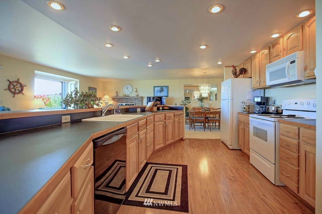85 Chick Road Camano Island, WA 98282 - Photo 14 of 21 Gallery Image 14