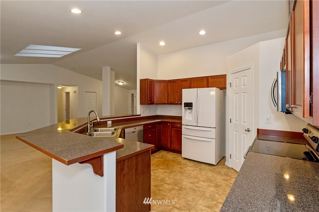 101 Stadium Beach Road West Grapeview, WA 98546 - Photo 8 of 40 Gallery Image 8
