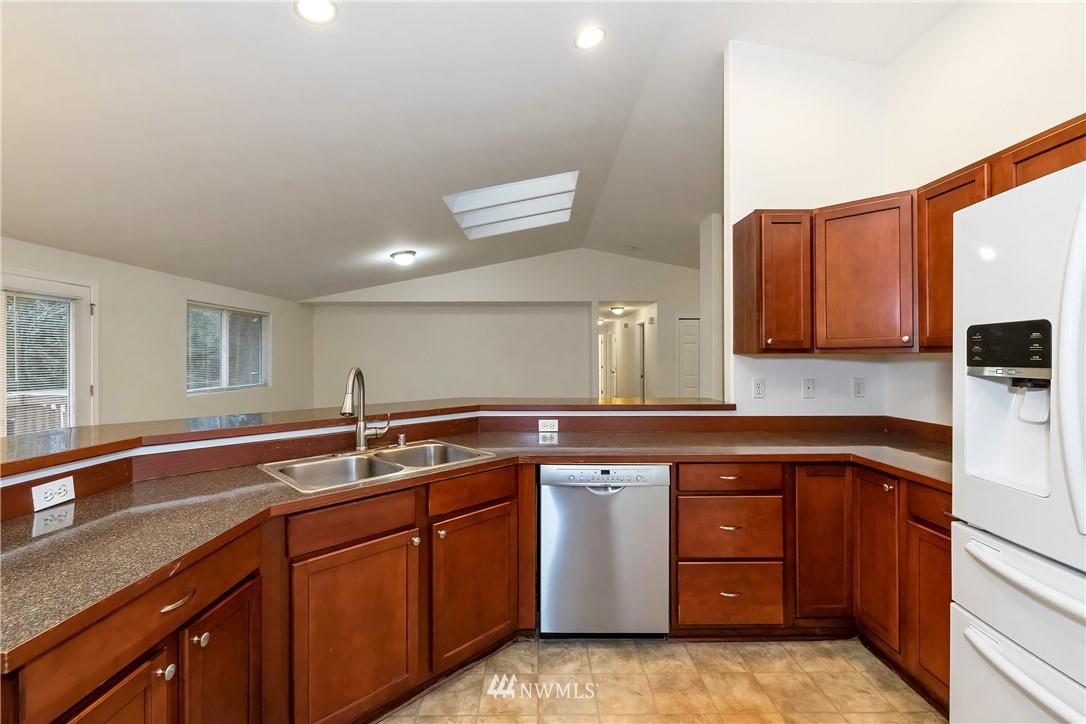 101 Stadium Beach Road West Grapeview, WA 98546 - Photo 9 of 40 Gallery Image 9