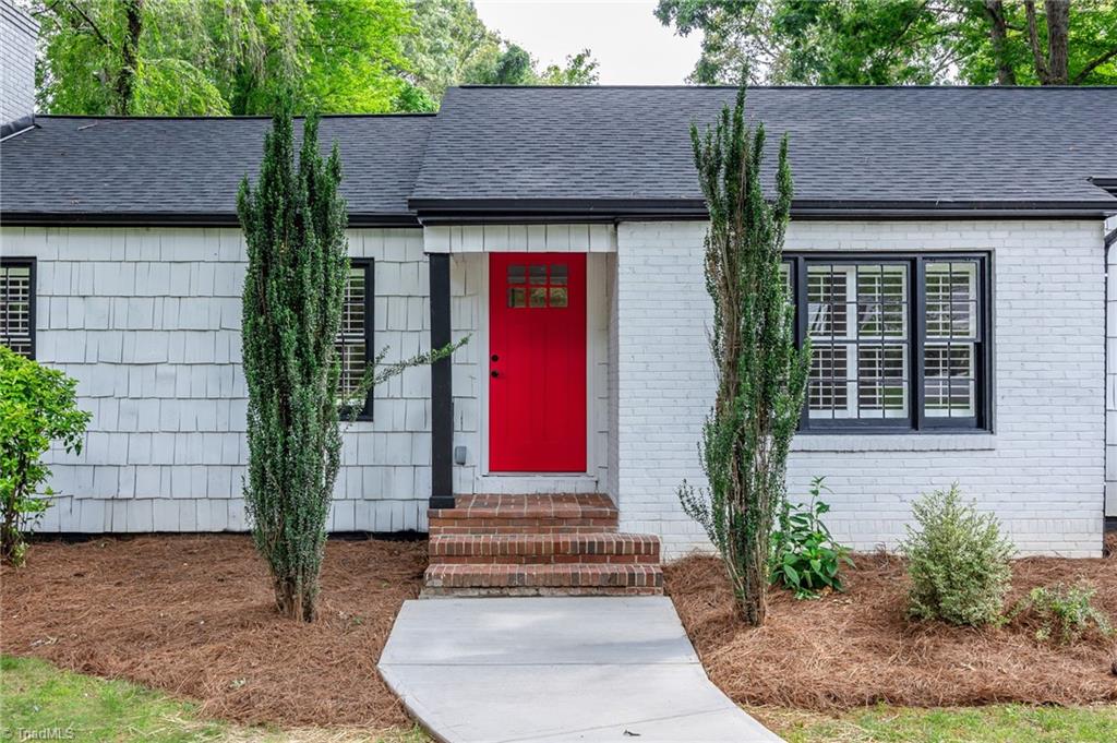 1125 Strathmore Circle Northwest Winston-Salem, NC 27104 - Photo 4 of 44 Gallery Image 4