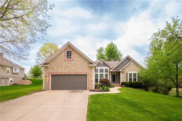 $469,900 | 9 Timber Creek Circle, Platte City, MO 64079