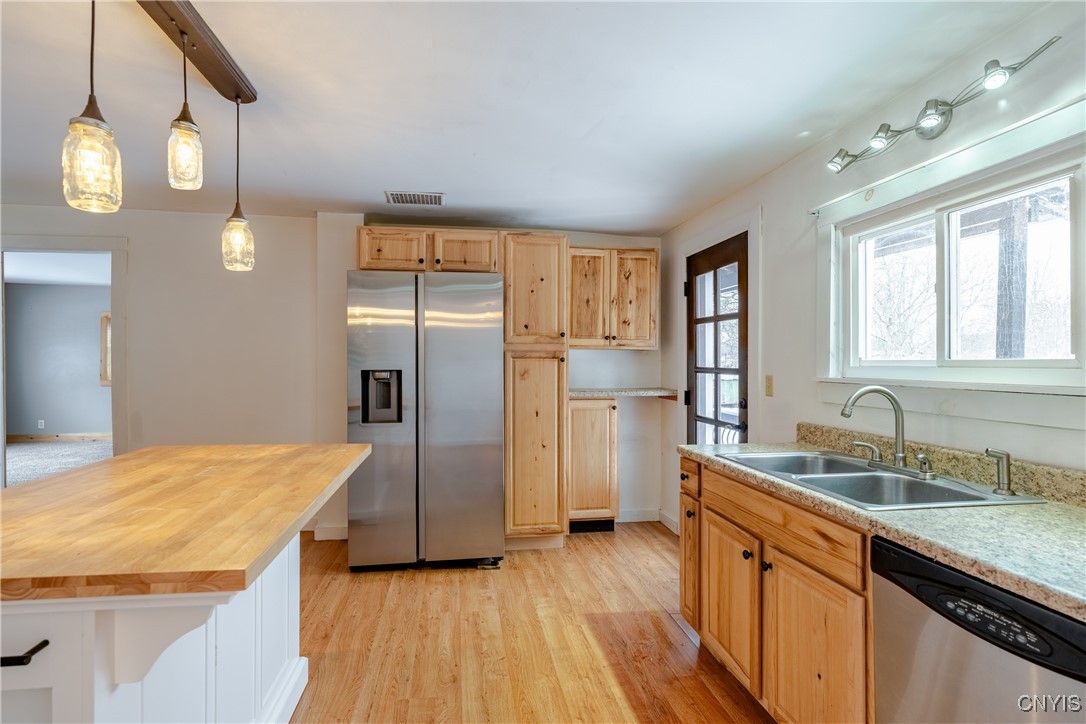 40 West Main Street Hamilton, NY 13332 - Photo 8 of 48