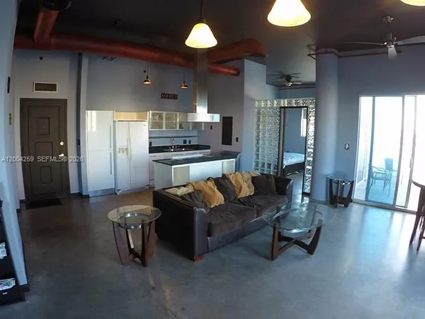 $2,900 | 10 Southwest South River Drive, Unit 611, Miami, FL 33130