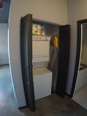 $2,900 | 10 Southwest South River Drive, Unit 611, Miami, FL 33130