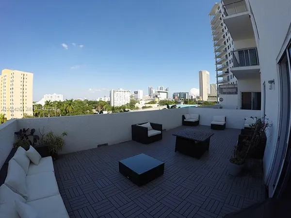 $2,900 | 10 Southwest South River Drive, Unit 611, Miami, FL 33130