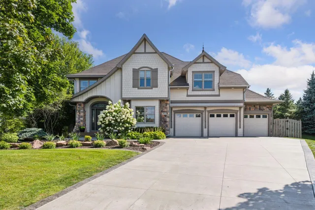 $899,000 | 3905 Linden Court, Medina, MN 55340