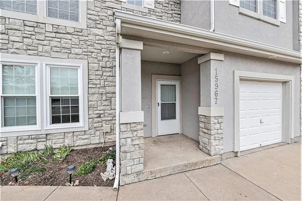 $225,000 | 15967 South Crestview Drive, Olathe, KS 66062