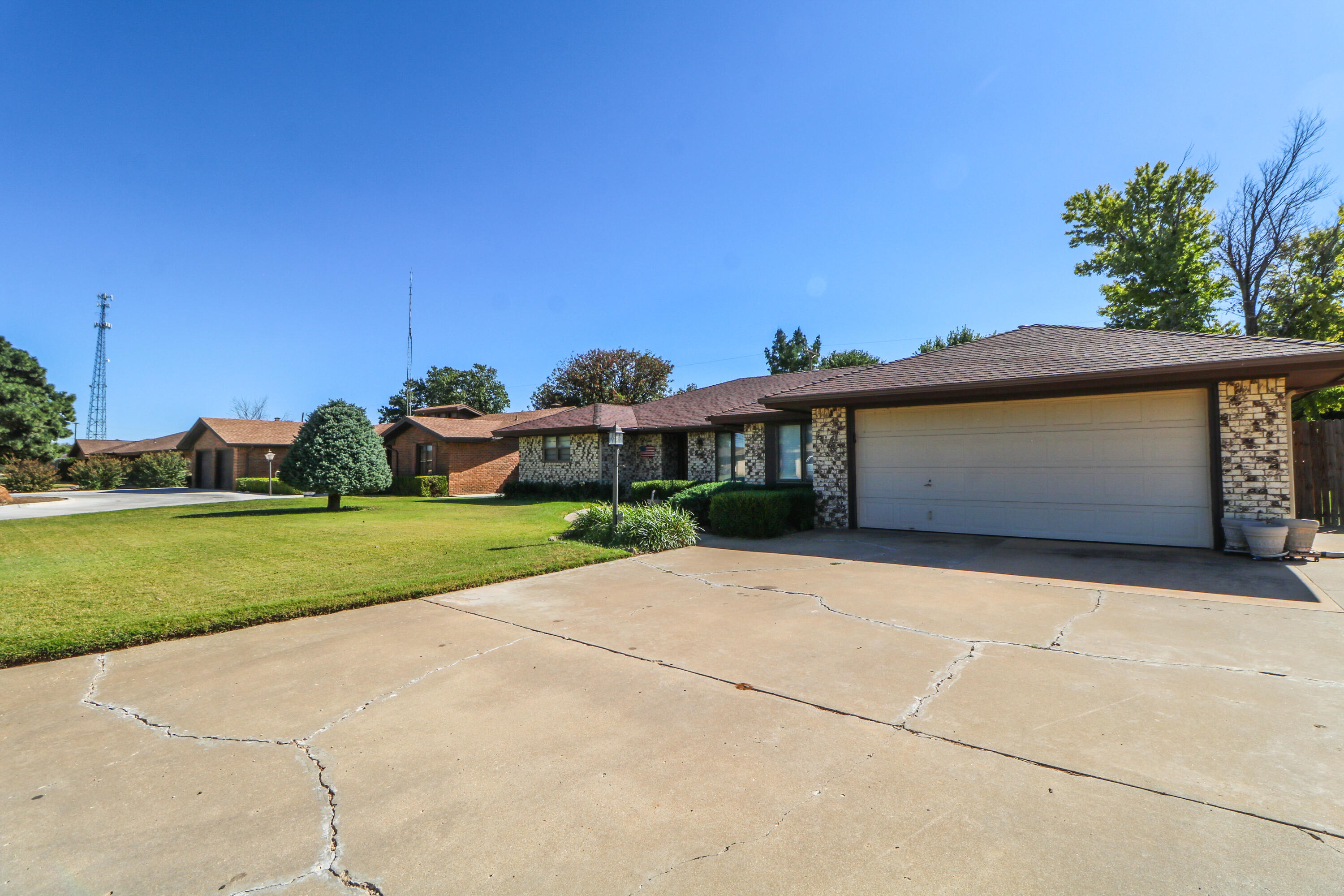232 East 26th Street Littlefield, TX 79339 - Photo 26 of 26 a view of a house with a yard