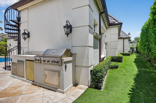 $9,499,000 | 377 East Coconut Palm Road, Boca Raton, FL 33432