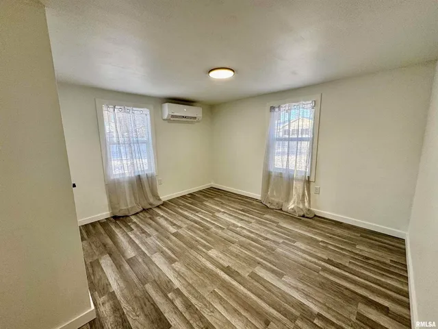 $135,000 | 106 East Beeson Street, Joy, IL 61260