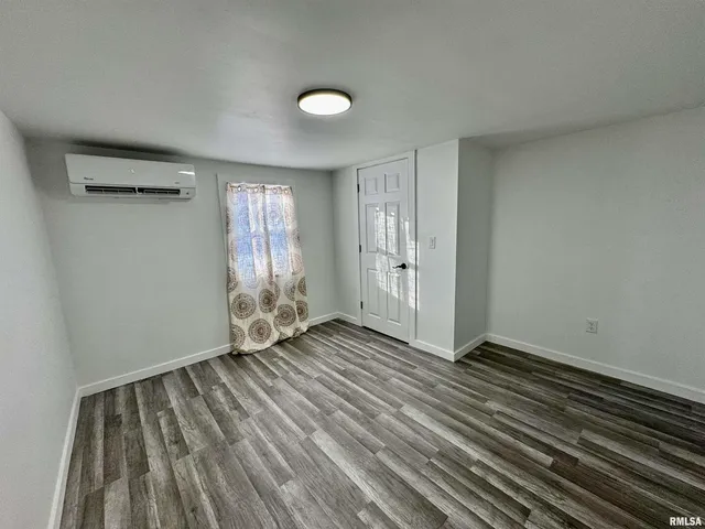 $135,000 | 106 East Beeson Street, Joy, IL 61260