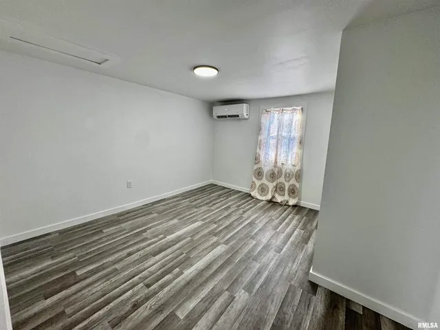 $135,000 | 106 East Beeson Street, Joy, IL 61260