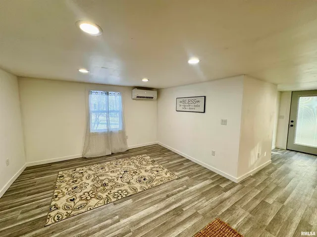 $135,000 | 106 East Beeson Street, Joy, IL 61260