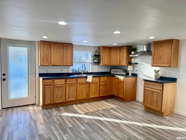 $135,000 | 106 East Beeson Street, Joy, IL 61260