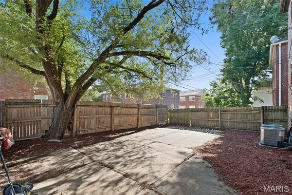 $4,200 | 7055 Dartmouth Avenue, University City, MO 63130