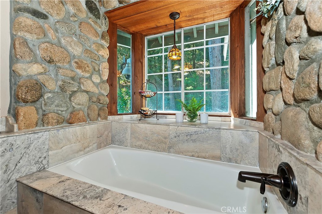 23280 Brookside Road Crestline, CA 92325 - Photo 27 of 39 Gallery Image 27