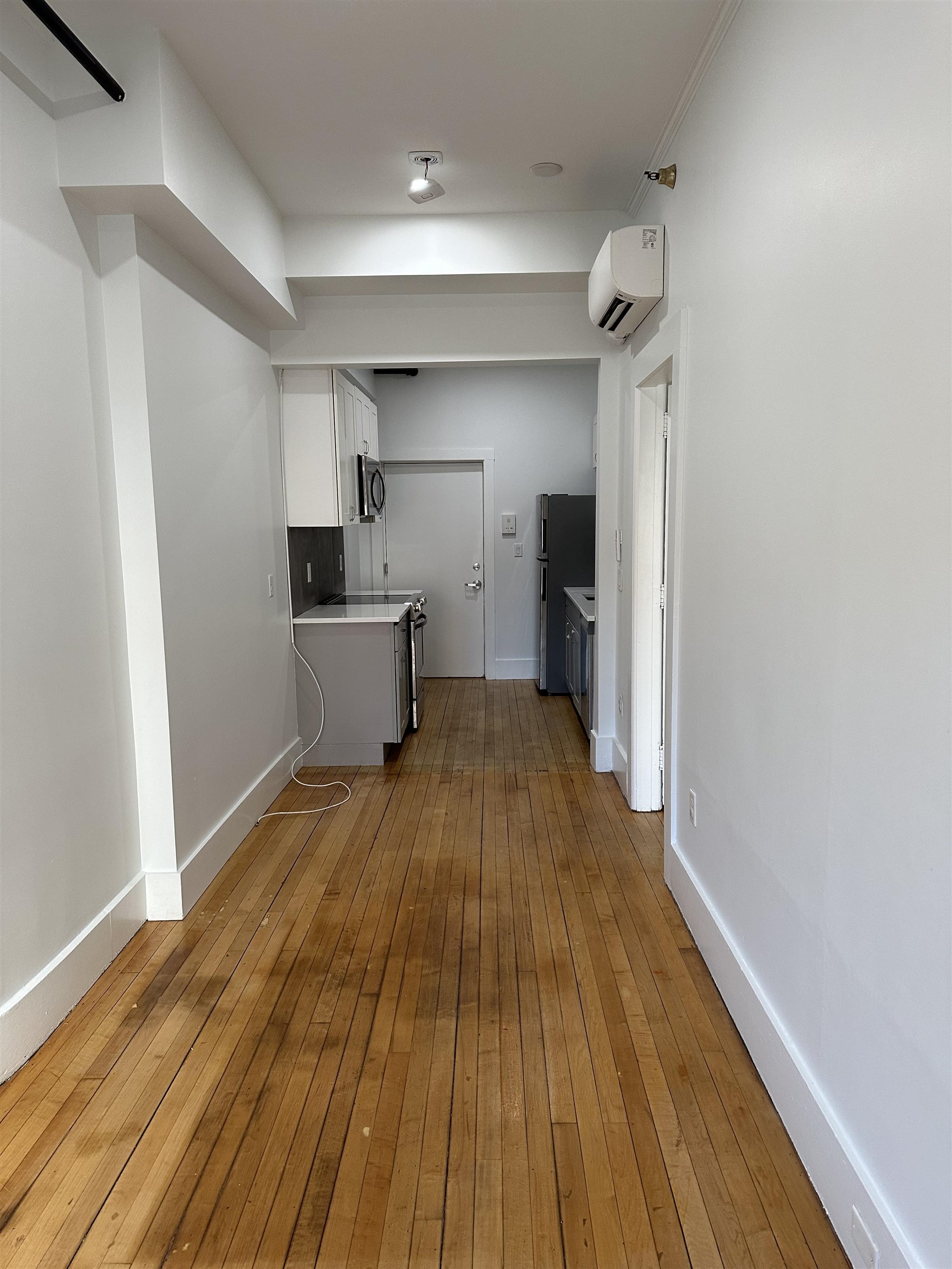 4 Elliot Street, Unit 2 Brattleboro, VT 05301 - Photo 5 of 11