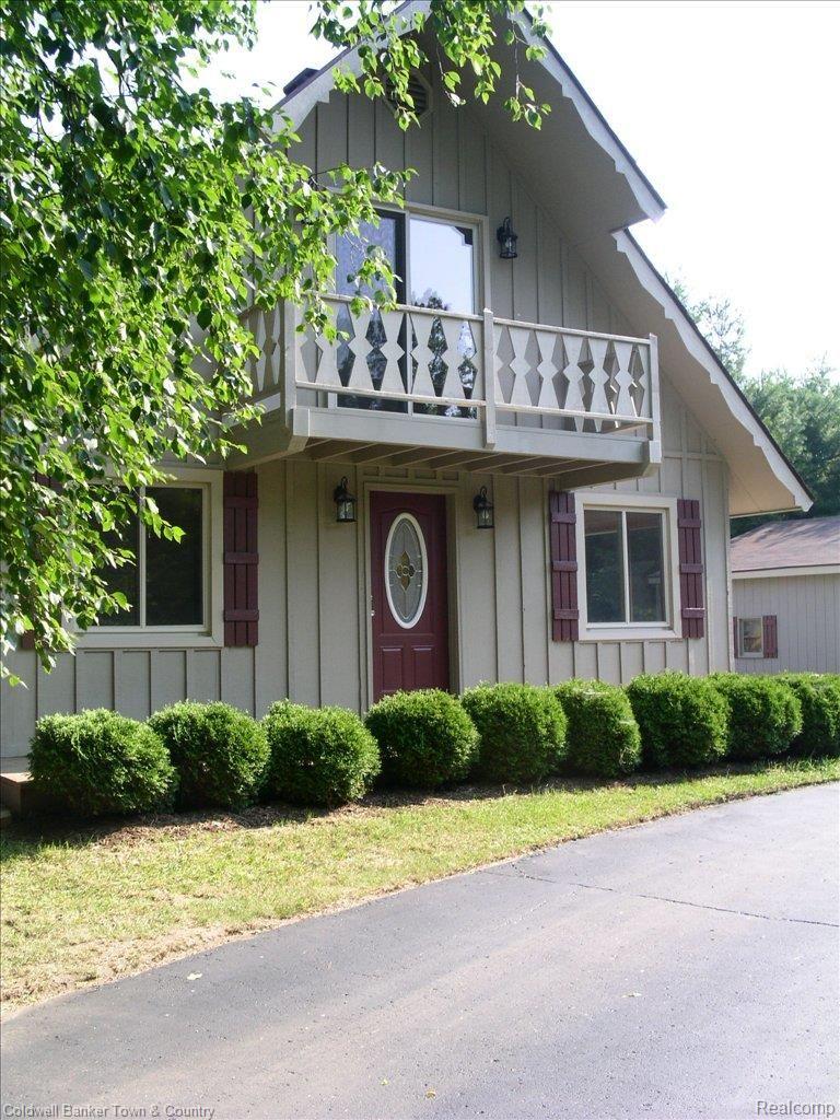 6125 Brophy Road Howell, MI 48855 - Photo 2 of 16 Front