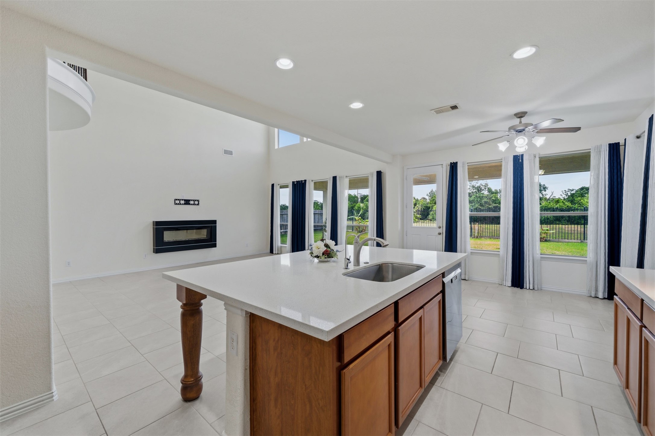 10419 Silver Shield Way Tomball, TX 77375 - Photo 8 of 50