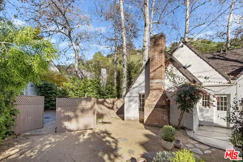 $7,800 | 2615 Canyon Drive, Los Angeles, CA 90068