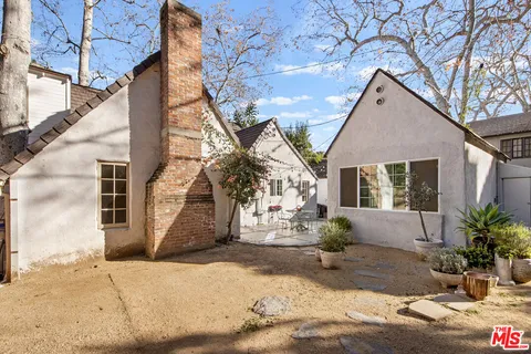 $7,800 | 2615 Canyon Drive, Los Angeles, CA 90068