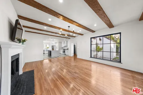 $7,800 | 2615 Canyon Drive, Los Angeles, CA 90068