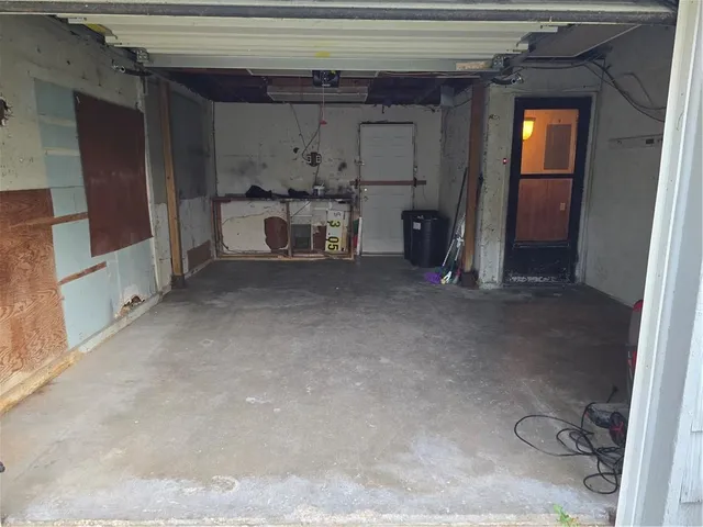 $139,000 | 4927 Edgehill Drive, Kansas City, KS 66106