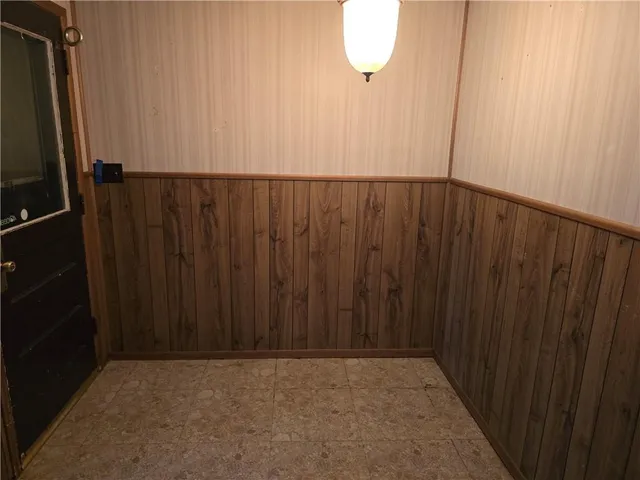 $139,000 | 4927 Edgehill Drive, Kansas City, KS 66106