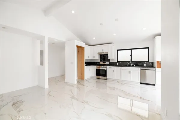 $5,950,000 | 707 Begonia Avenue, Corona del Mar, CA 92625