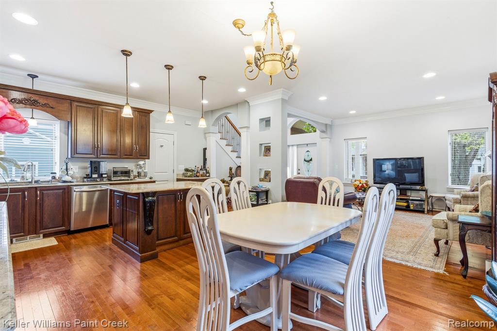418 Oak Street Rochester, MI 48307 - Photo 16 of 38