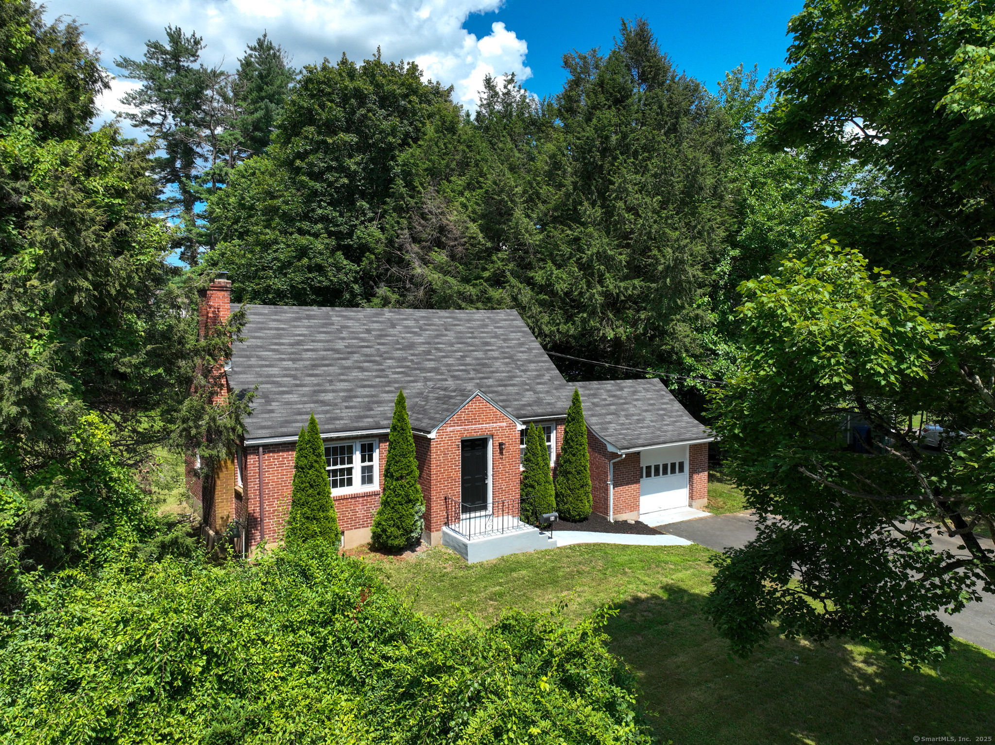 86 Gabb Road Bloomfield, CT 06002 - Photo 39 of 40 a front view of a house with a yard