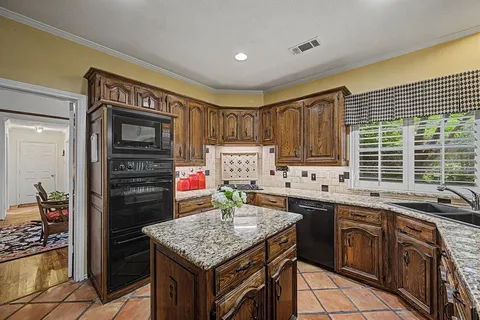 $978,000 | 5831 London Lane, Dallas, TX 75252