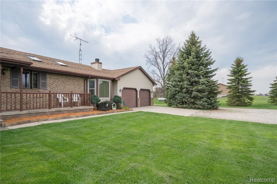 2878 South Elba Road Lapeer, MI 48446 - Photo 4 of 52 DSC05692-HDR.jpg