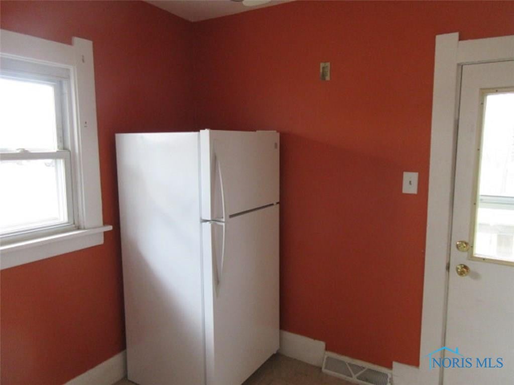 1002 Patchen Road Oregon, OH 43616 - Photo 8 of 20 Gallery Image 8