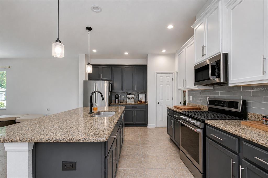 5301 Match Point Place Lithia, FL 33547 - Photo 11 of 39
