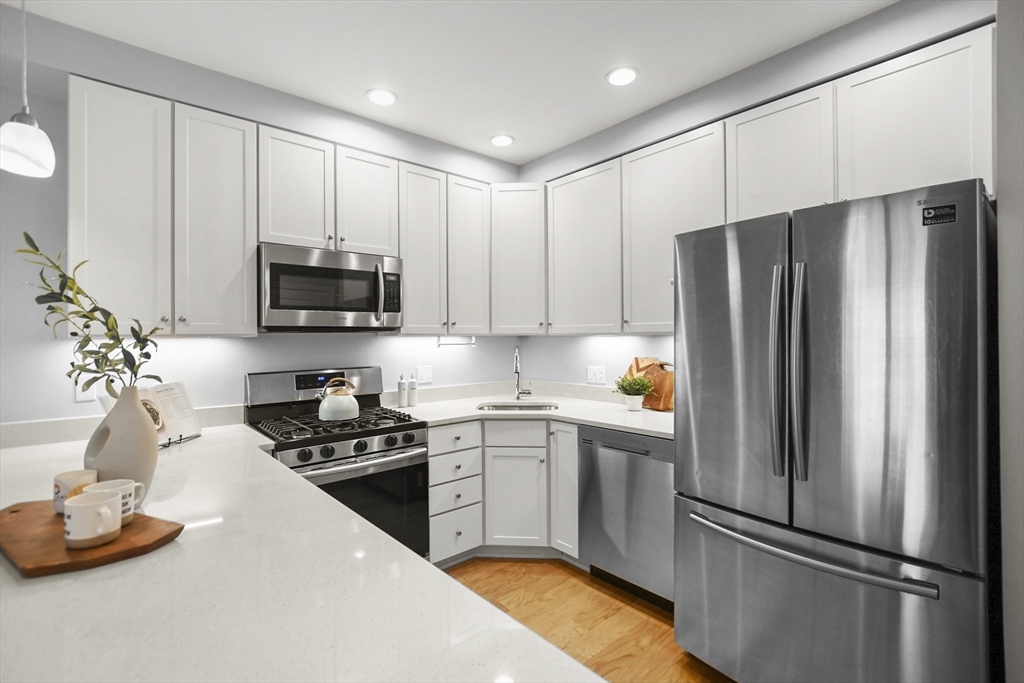 15 Guild Street, Unit 204 Boston, MA 02119 - Photo 5 of 35 Gallery Image 5
