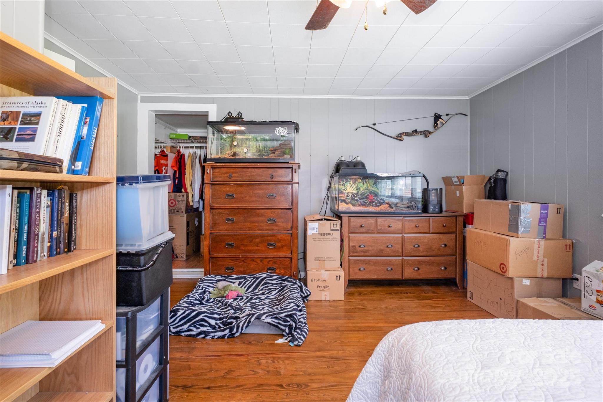 811 Cleveland Avenue Grover, NC 28073 - Photo 21 of 43 a bedroom with furniture and a book shelf