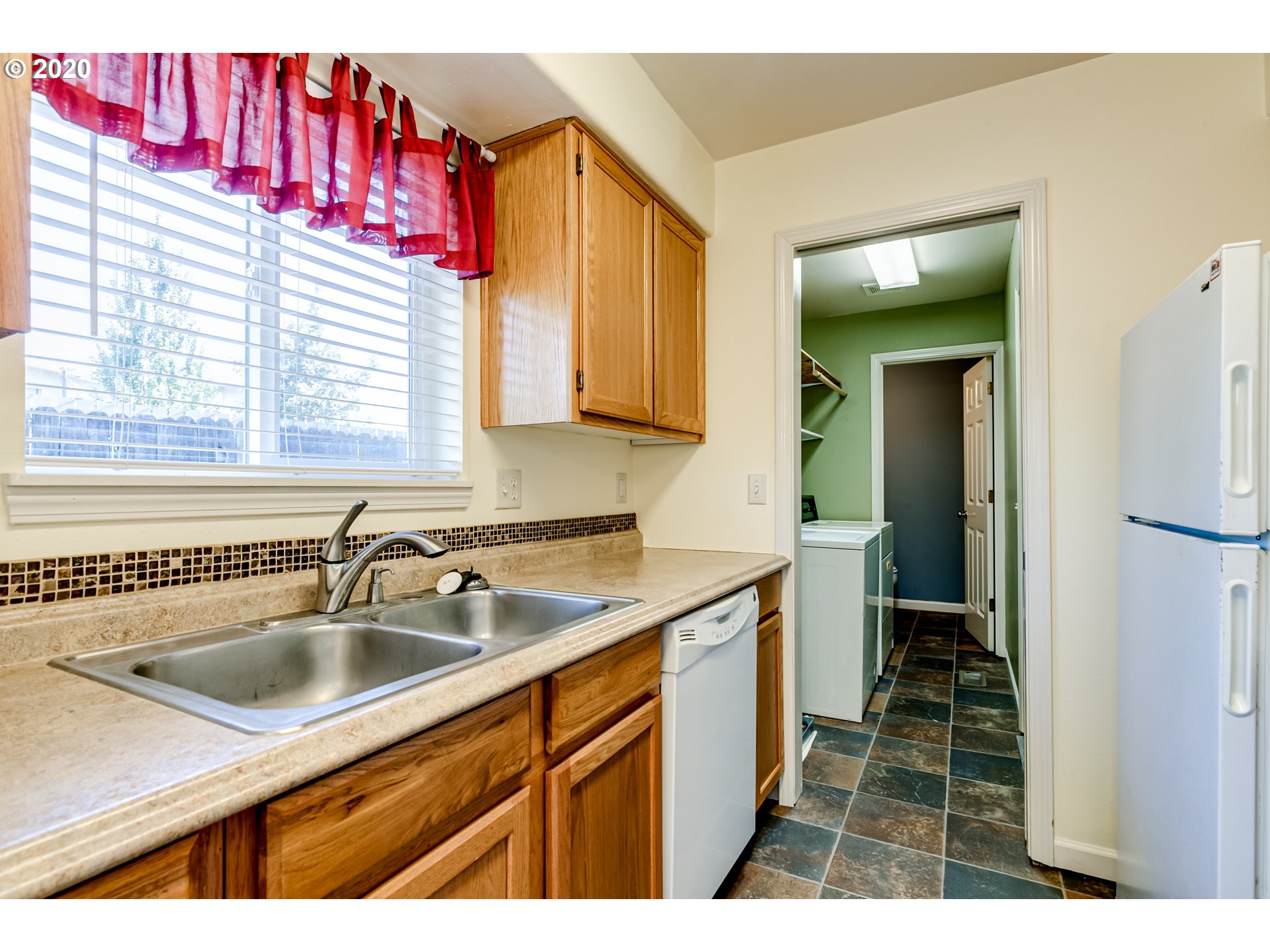 771 River Road Eugene, OR 97404 - Photo 5 of 15 Gallery Image 5