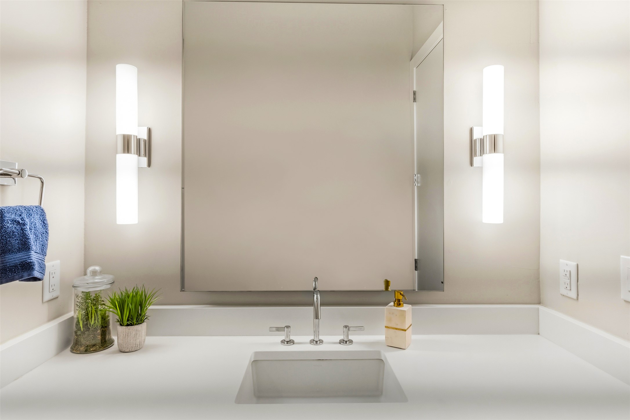 5921 Hiline Road, Unit 2304 Austin, TX 78734 - Photo 27 of 38 a bathroom with a sink and a mirror