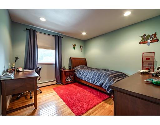 7 Applegate Lane Reading, MA 01867 - Photo 11 of 25 Gallery Image 11