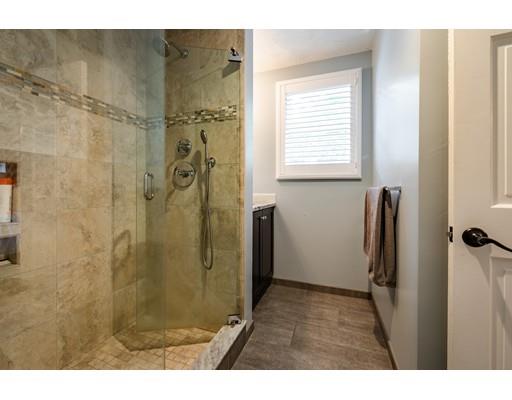7 Applegate Lane Reading, MA 01867 - Photo 9 of 25 Gallery Image 9