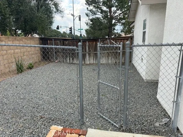 $3,000 | 5696 Pine Avenue North, San Bernardino, CA 92407